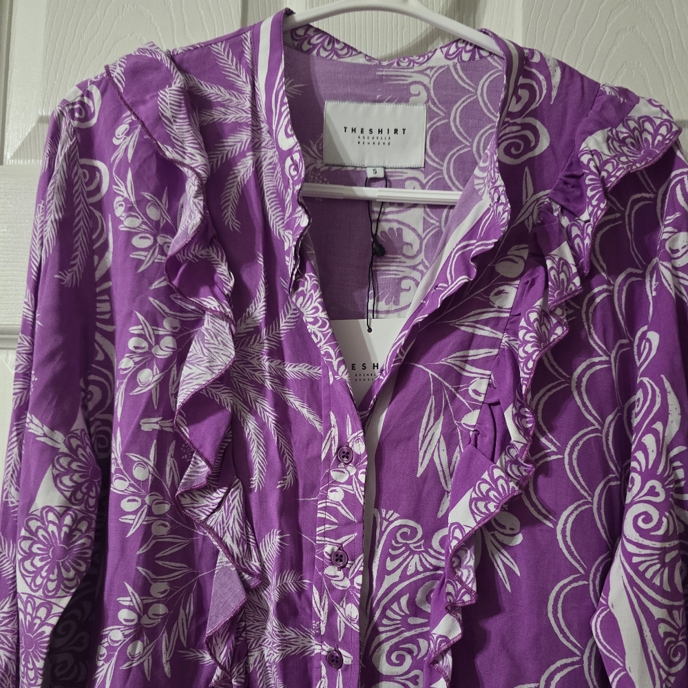 NWT The Shirt Rochelle Behrens The Kimberly Ruffle Button Down Blouse in Violet - Picture 4 of 13